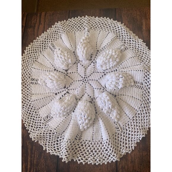 Handmade White Crocheted grape Design Doily Table Topper 14 Inches Diameter - Picture 1 of 4